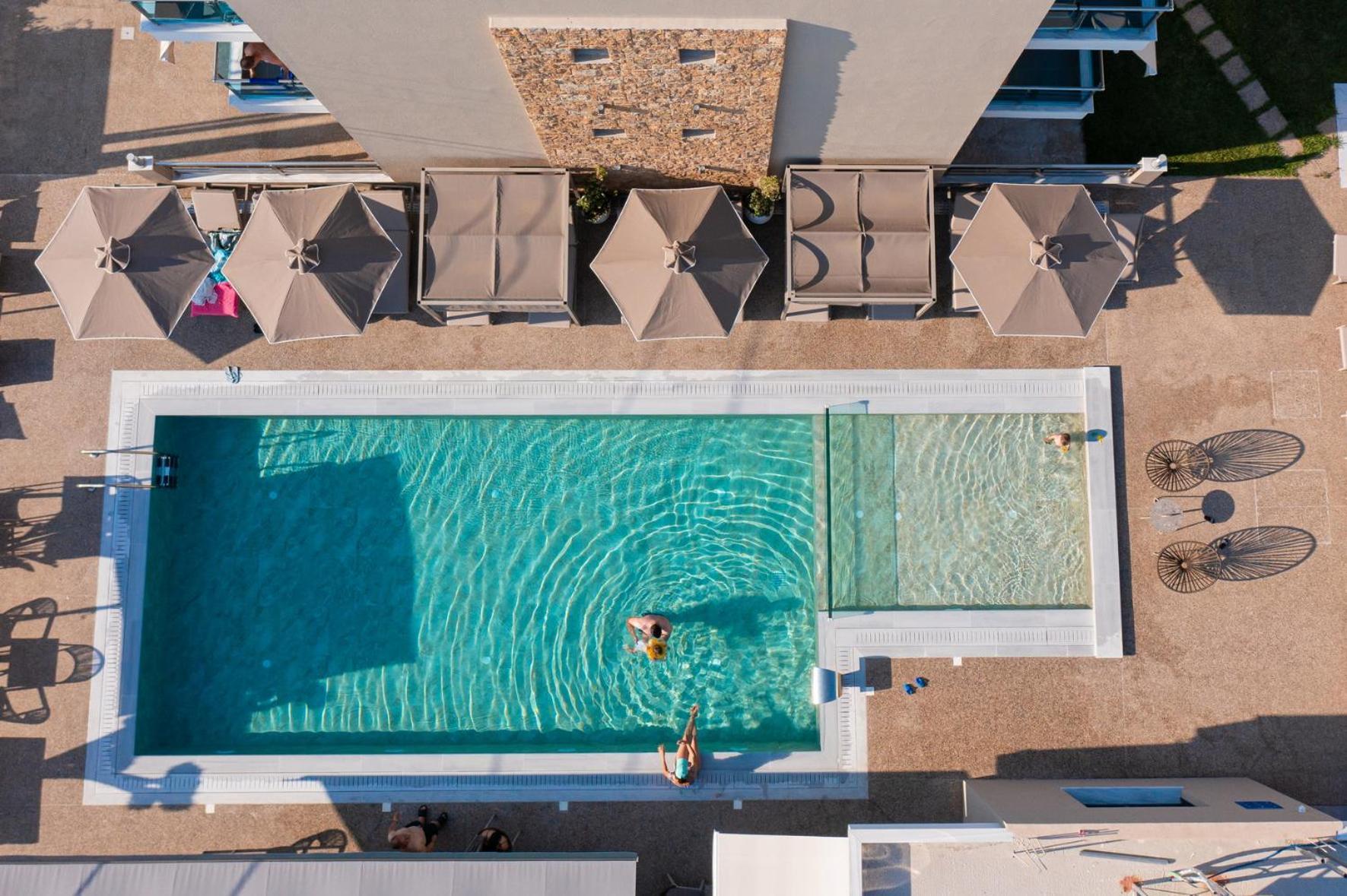פלוגיטה Callista Suites מראה חיצוני תמונה