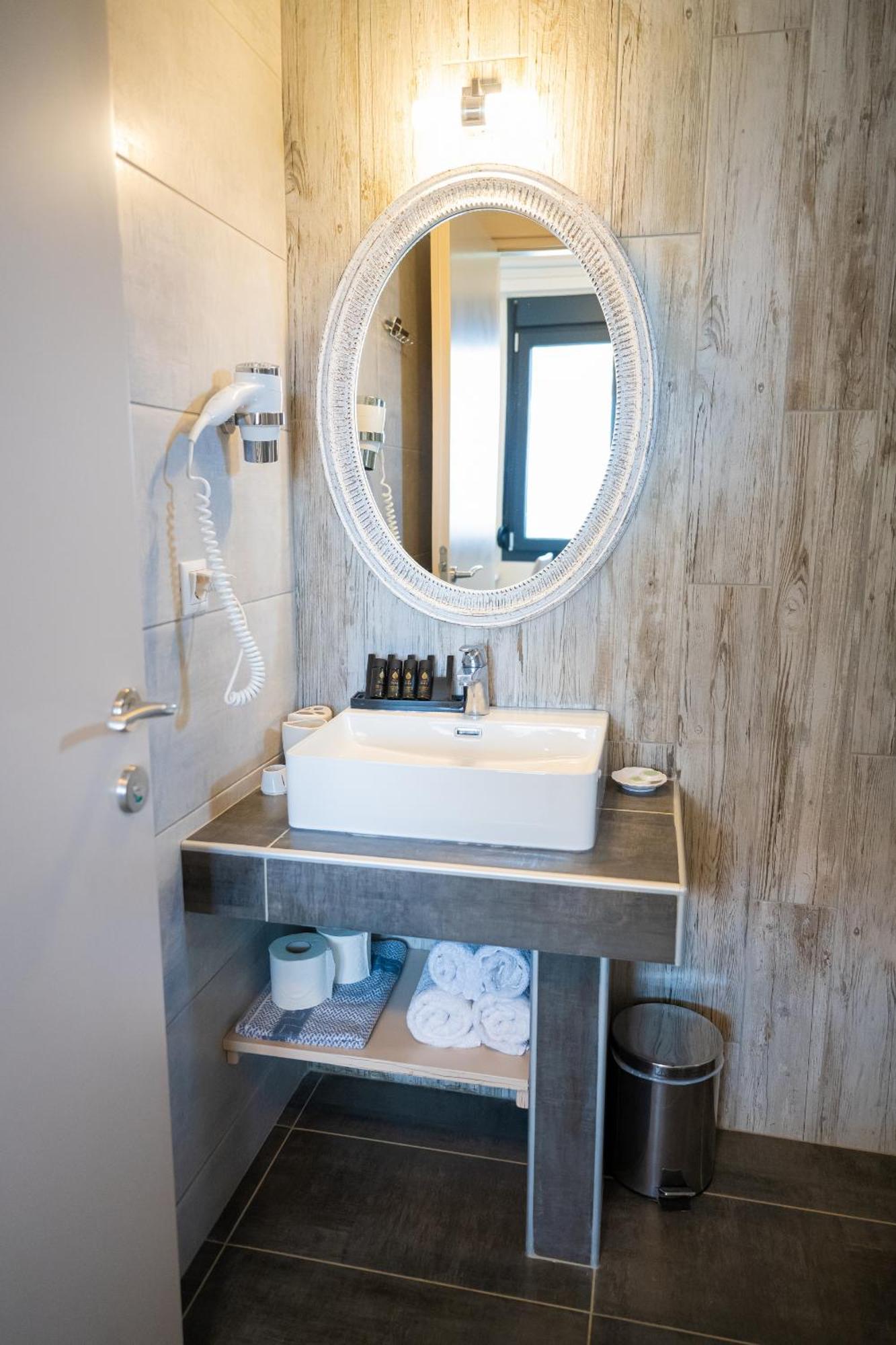 פלוגיטה Callista Suites מראה חיצוני תמונה