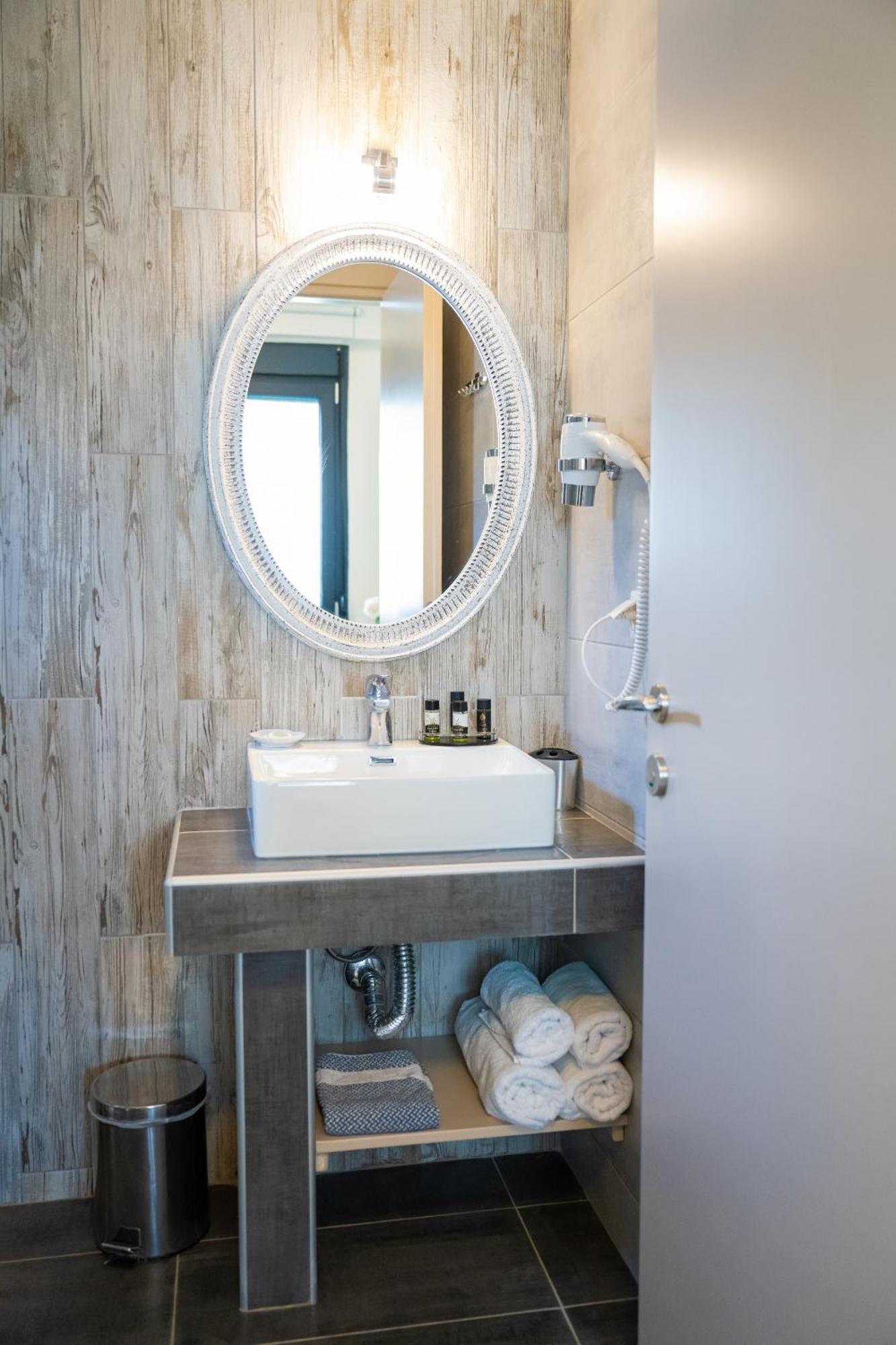 פלוגיטה Callista Suites מראה חיצוני תמונה
